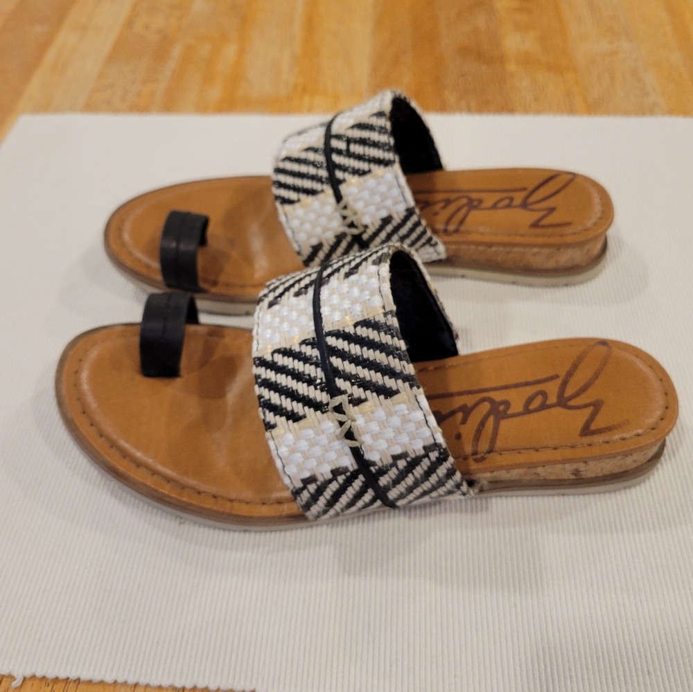 🟫EUC~ ZODIAC TOE LOOP SANDAL - Picture 5 of 5